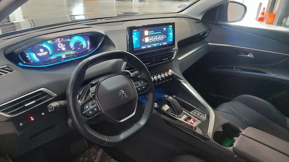PEUGEOT 3008 -