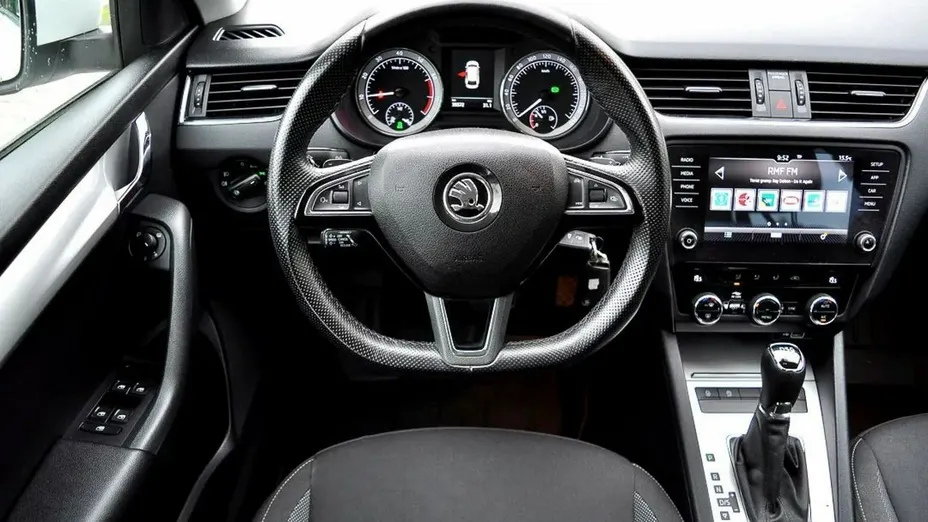 SKODA Octavia -