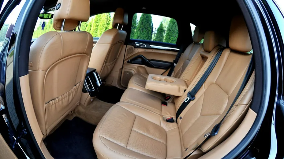 PORSCHE Cayenne -