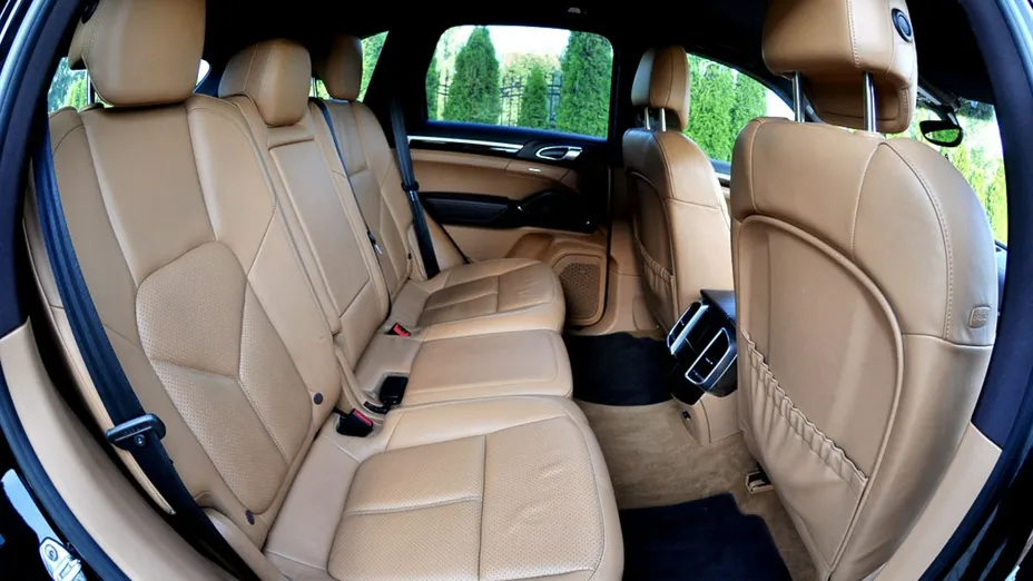 PORSCHE Cayenne -