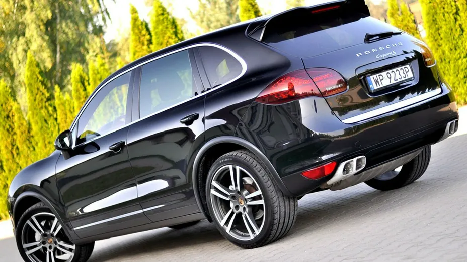 PORSCHE Cayenne -