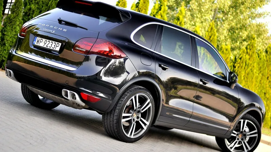 PORSCHE Cayenne -