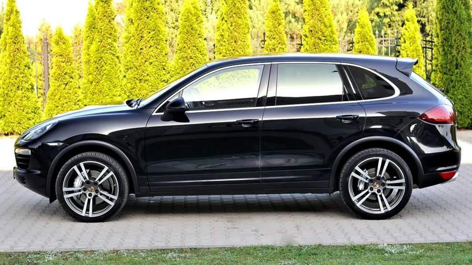 PORSCHE Cayenne -
