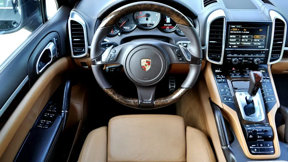 PORSCHE Cayenne -