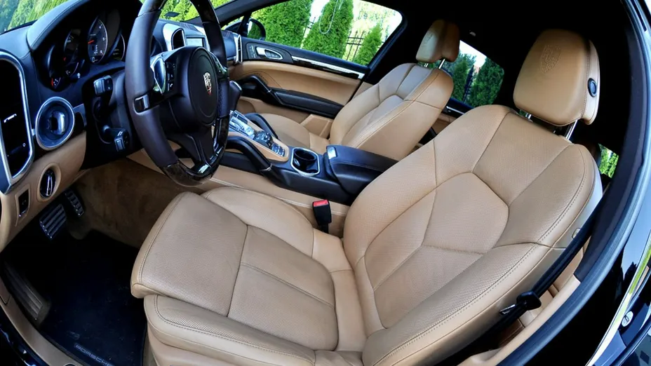 PORSCHE Cayenne -