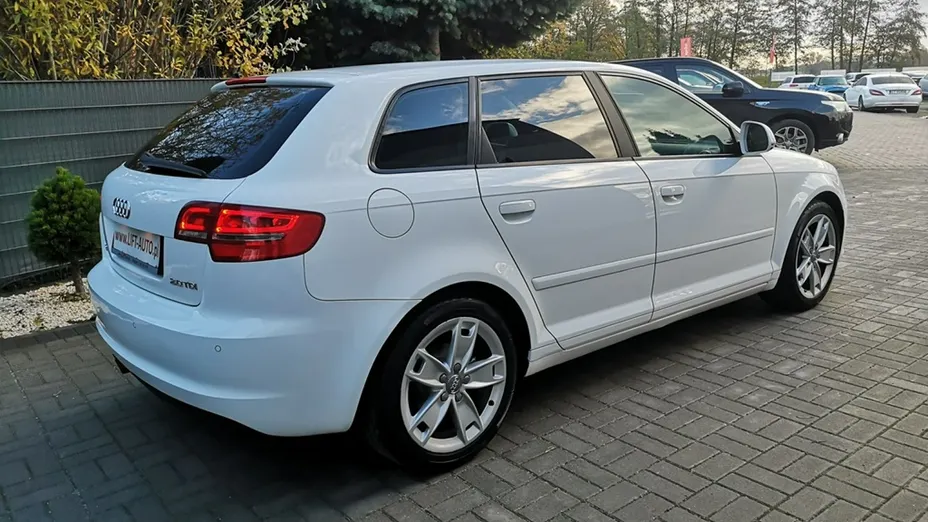 AUDI A3 -