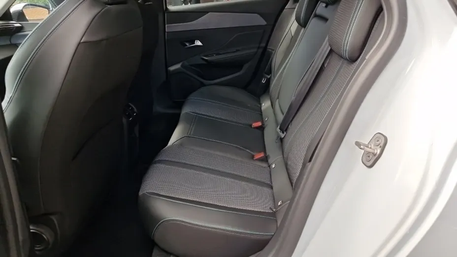 PEUGEOT 308 -
