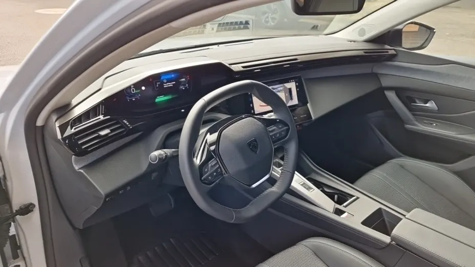 PEUGEOT 308 -