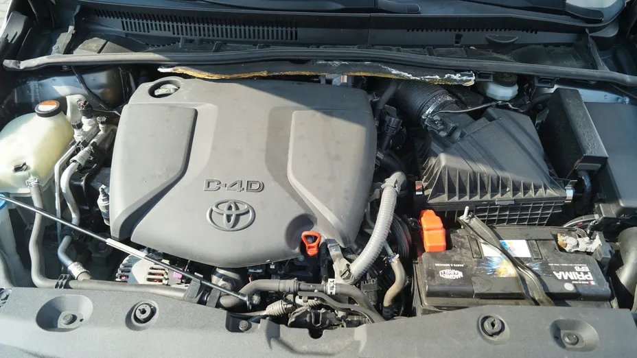 TOYOTA Avensis -