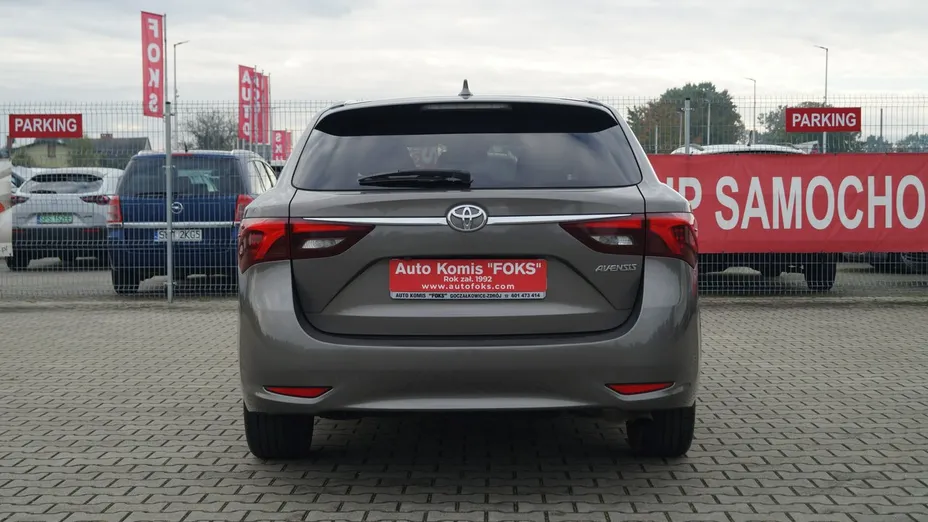 TOYOTA Avensis -
