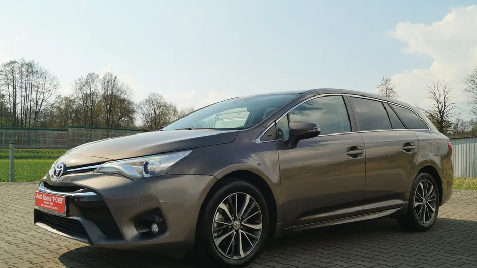 TOYOTA Avensis -