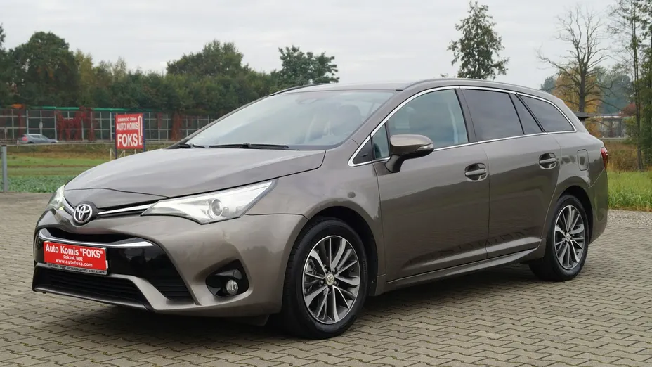 TOYOTA Avensis -
