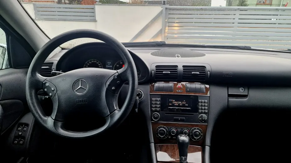 MERCEDES-BENZ C Klasa -