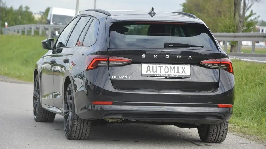 SKODA Octavia -