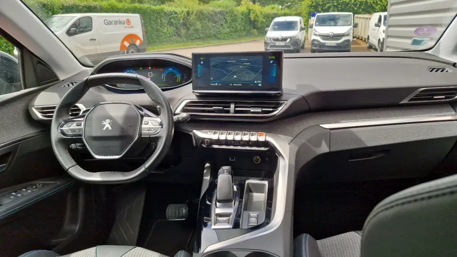 PEUGEOT 3008 -