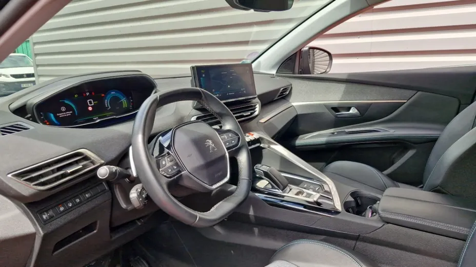 PEUGEOT 3008 -