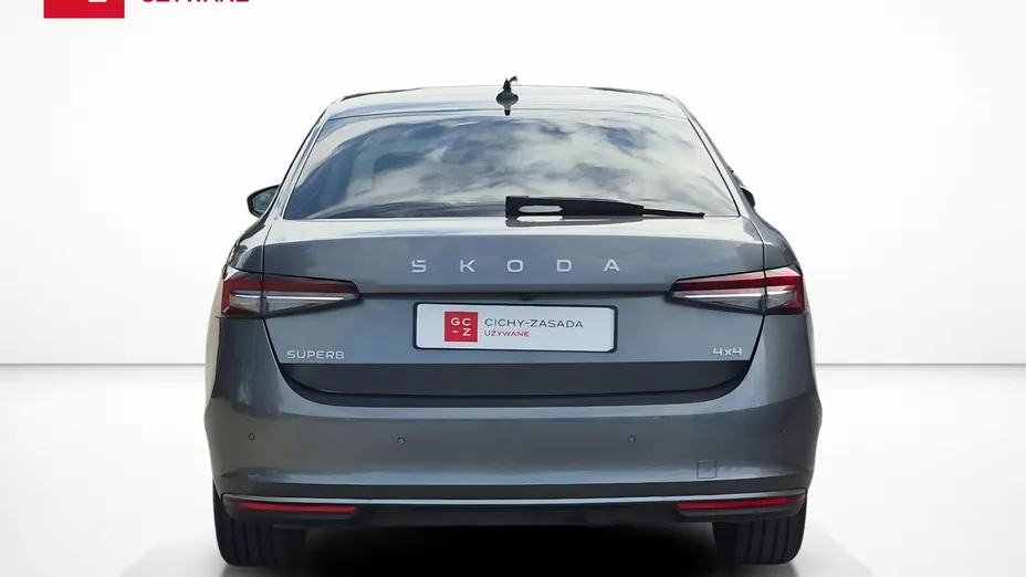SKODA Superb -