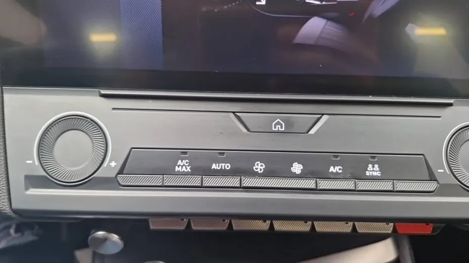 PEUGEOT 308 -