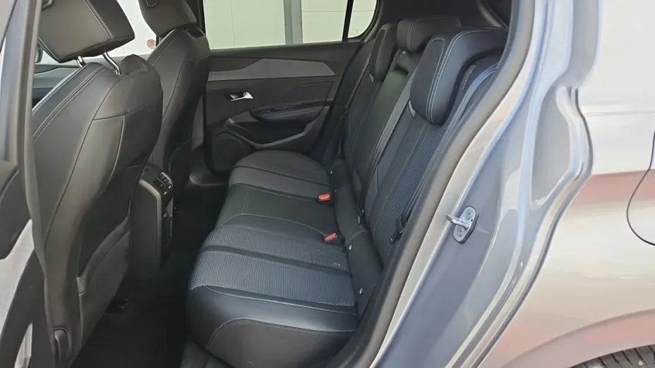 PEUGEOT 308 -