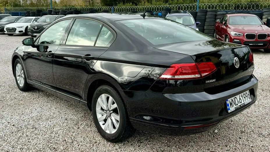 VOLKSWAGEN Passat -