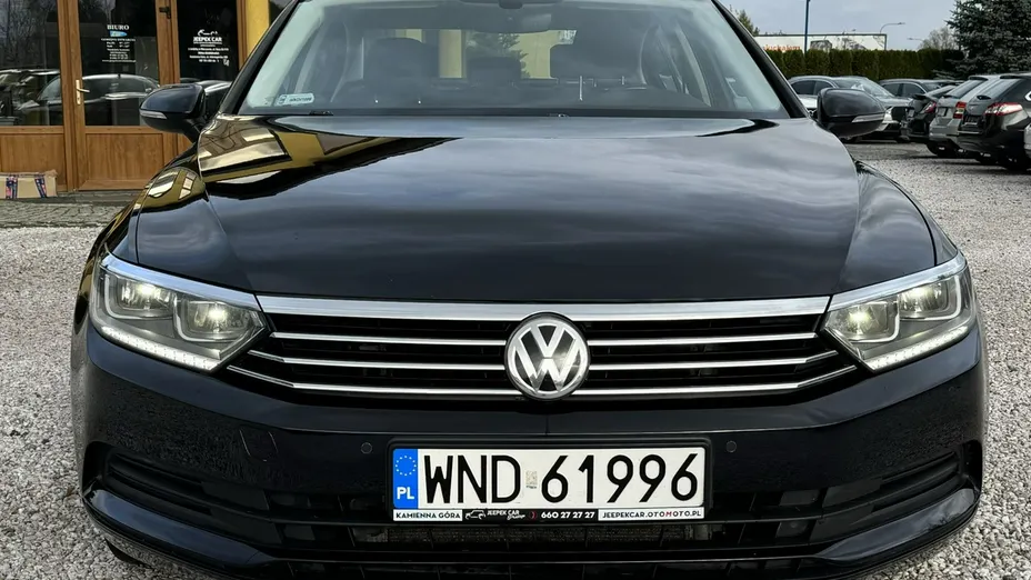 VOLKSWAGEN Passat -