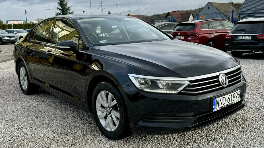 VOLKSWAGEN Passat -