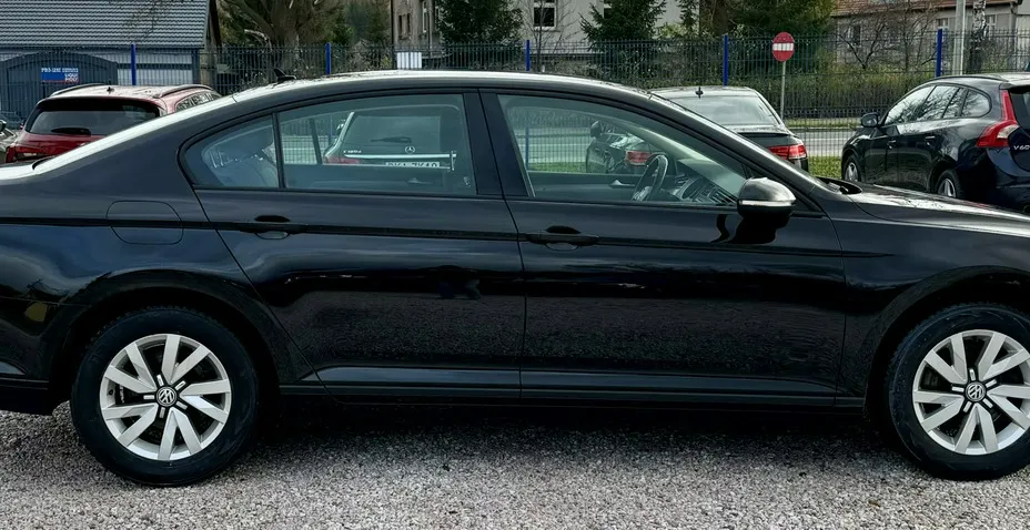 VOLKSWAGEN Passat -