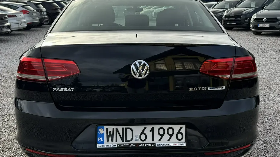 VOLKSWAGEN Passat -