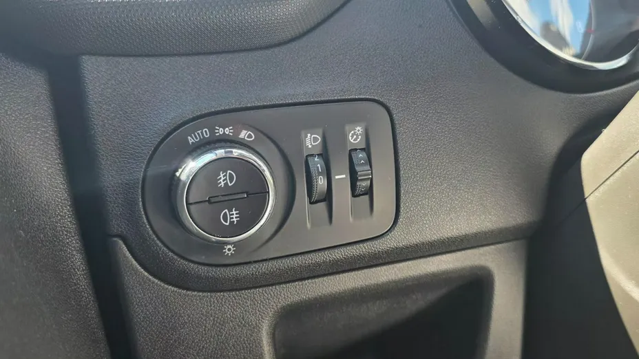 OPEL Crossland X -