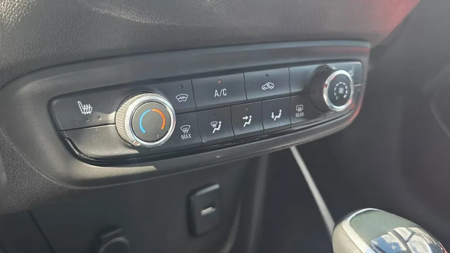 OPEL Crossland X -