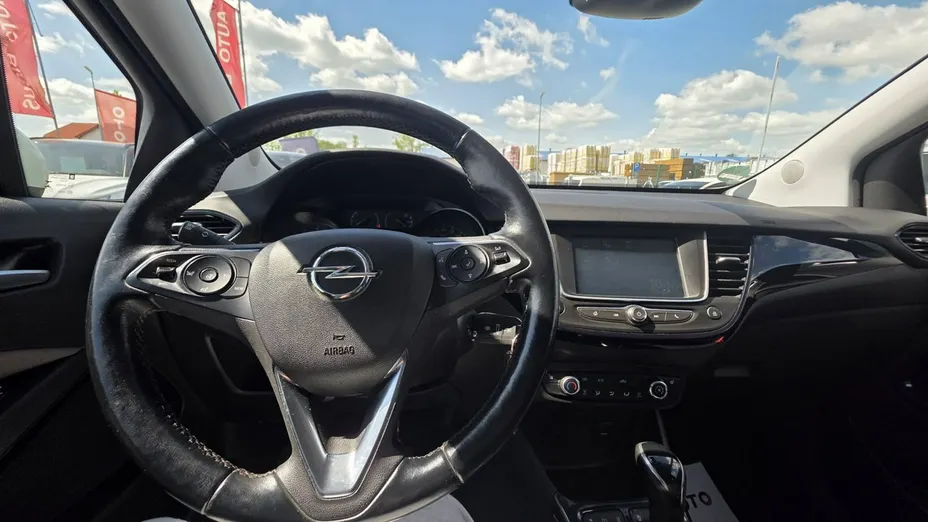 OPEL Crossland X -
