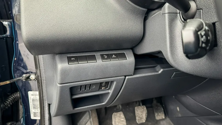 PEUGEOT 5008 -