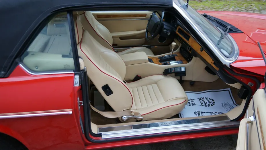 JAGUAR XJS -