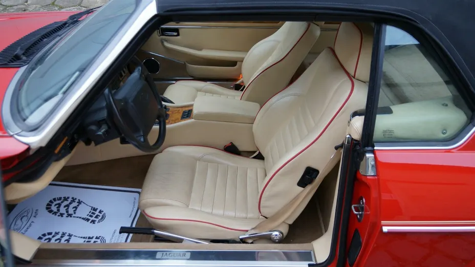 JAGUAR XJS -