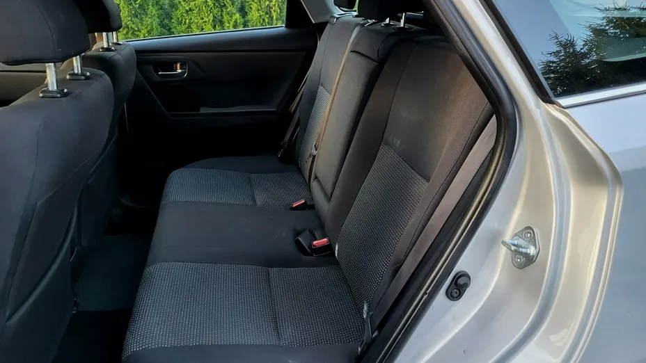 TOYOTA Auris -
