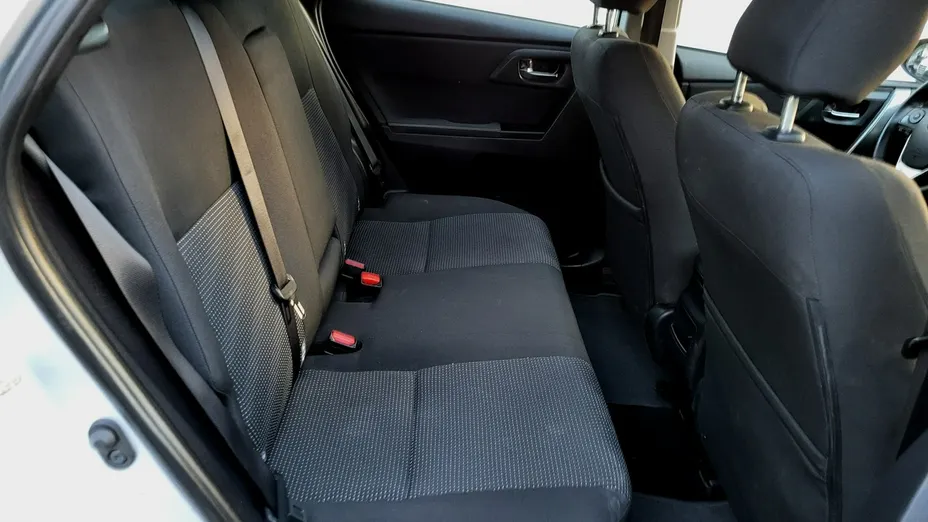 TOYOTA Auris -