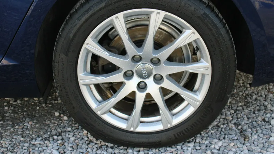 AUDI A4 -