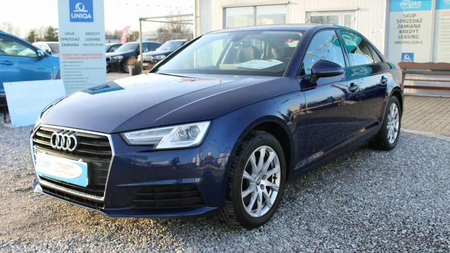AUDI A4 -