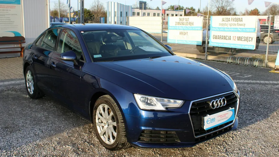 AUDI A4 -