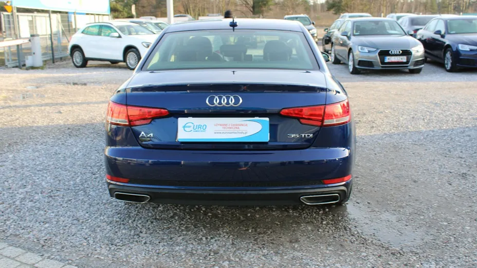 AUDI A4 -