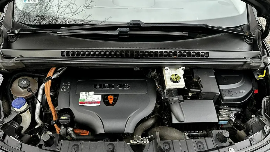 PEUGEOT 3008 -