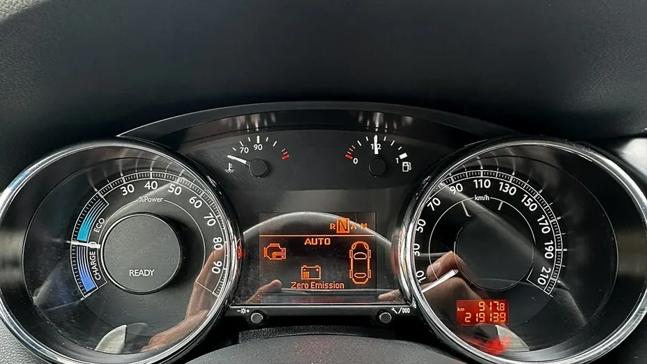 PEUGEOT 3008 -