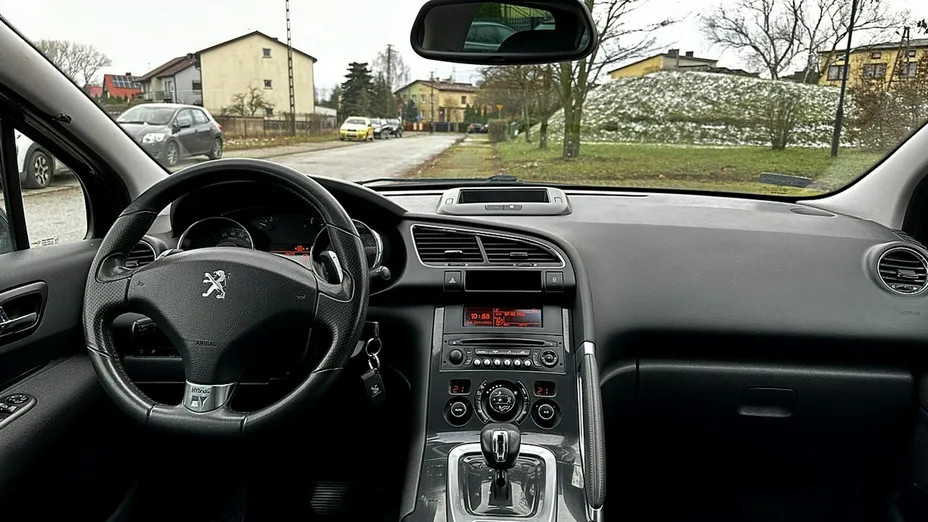 PEUGEOT 3008 -