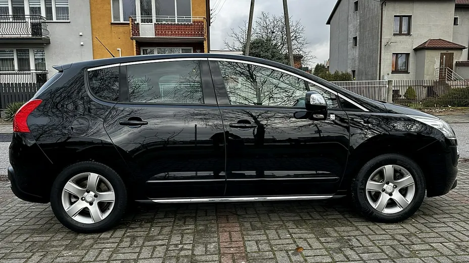PEUGEOT 3008 -
