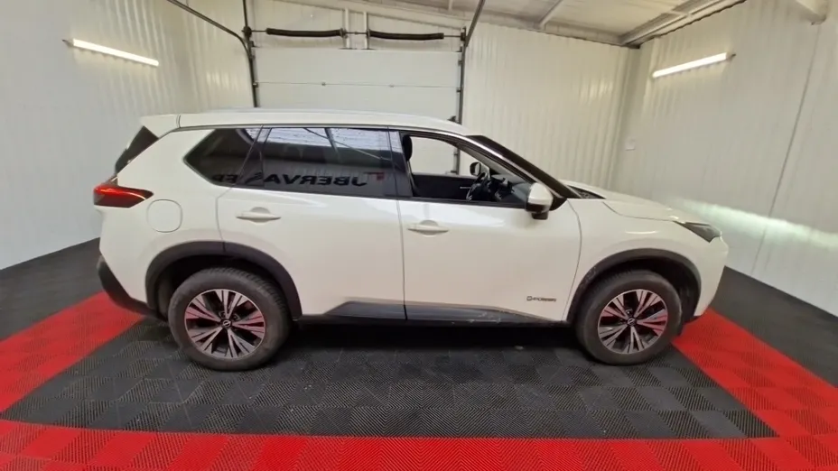 NISSAN X-Trail -