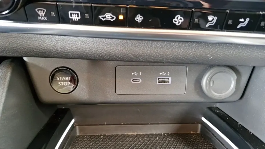 NISSAN X-Trail -