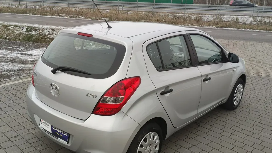 HYUNDAI i20 -