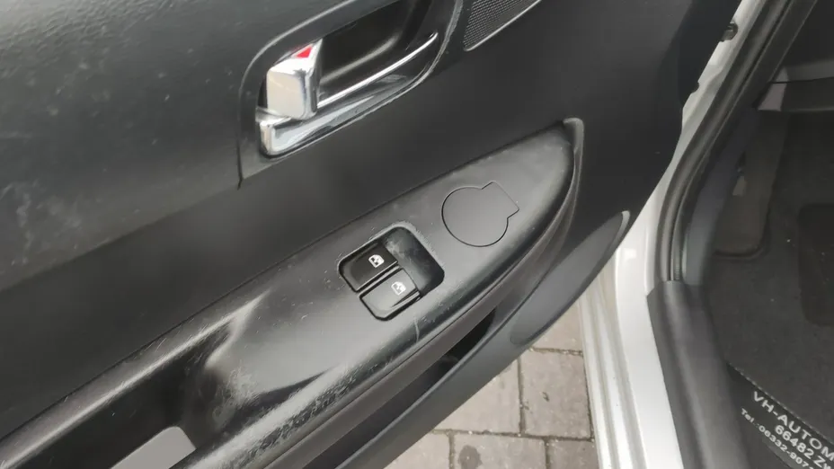 HYUNDAI i20 -