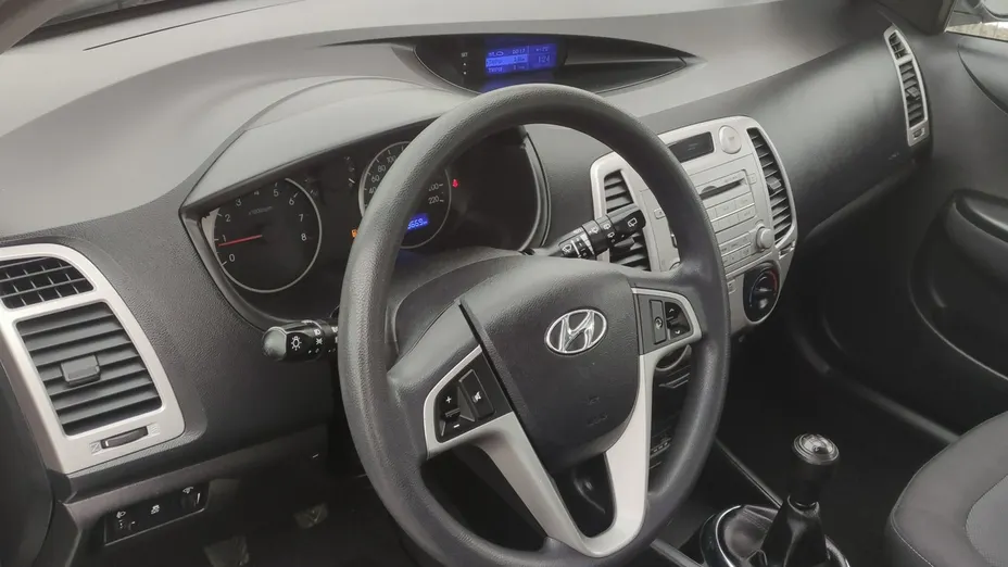 HYUNDAI i20 -