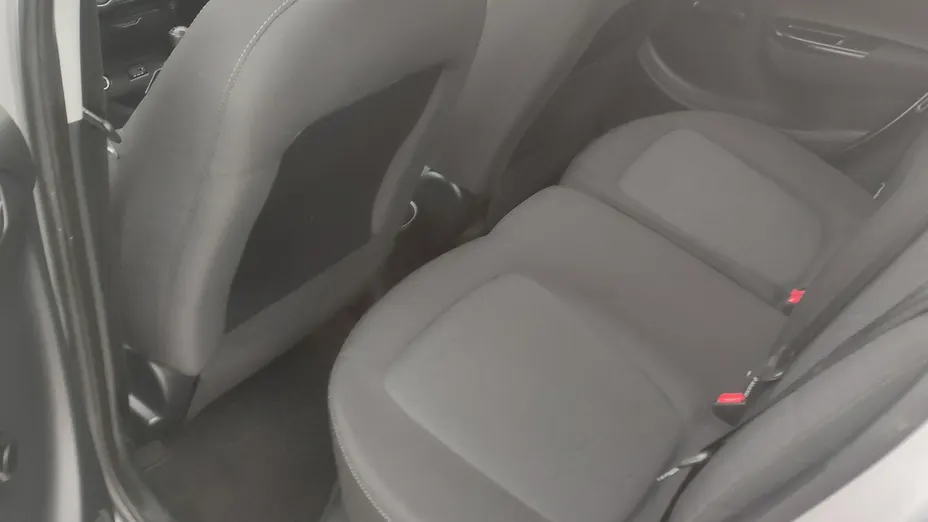 HYUNDAI i20 -